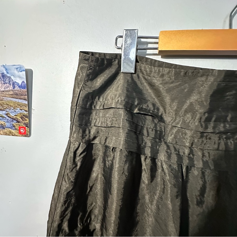 CLUB MONACO Dark Olive Green Flowy Skirt w/ Lining - Picture 3 of 10